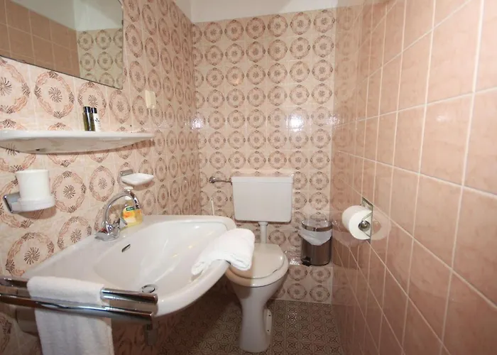 Alpin-1 By Interhome * 卡普伦